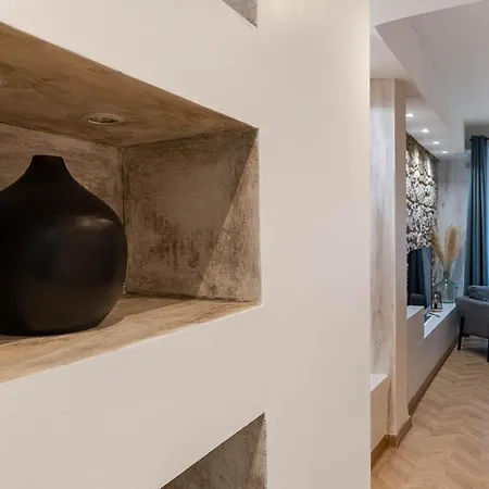 Decorated 2 Bedrooms Air Conditionning, Center شقة نيس