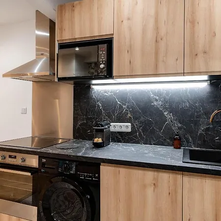 Decorated 2 Bedrooms Air Conditionning, Center شقة نيس