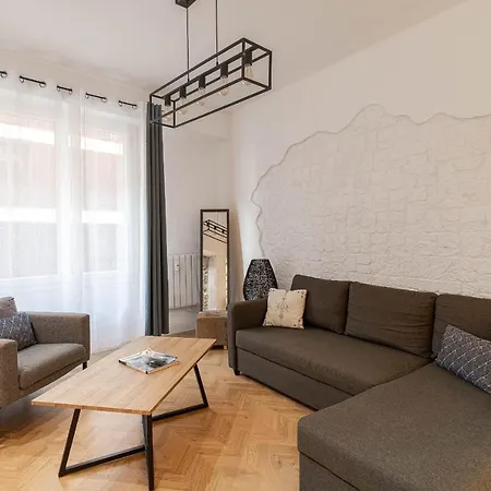 شقة Decorated 2 Bedrooms Air Conditionning, Center