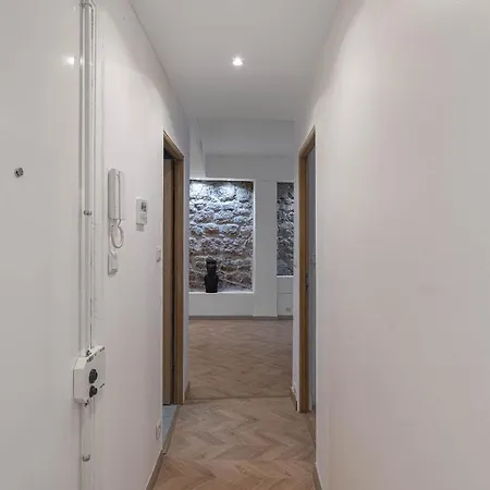 Decorated 2 Bedrooms Air Conditionning, Center نيس